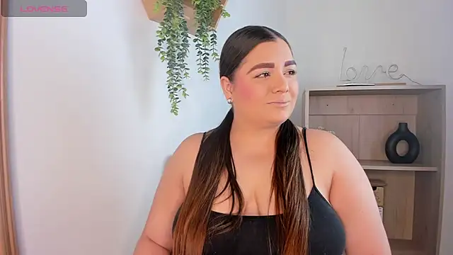 AgathaBloom  online show from 04-10-26, 01:05