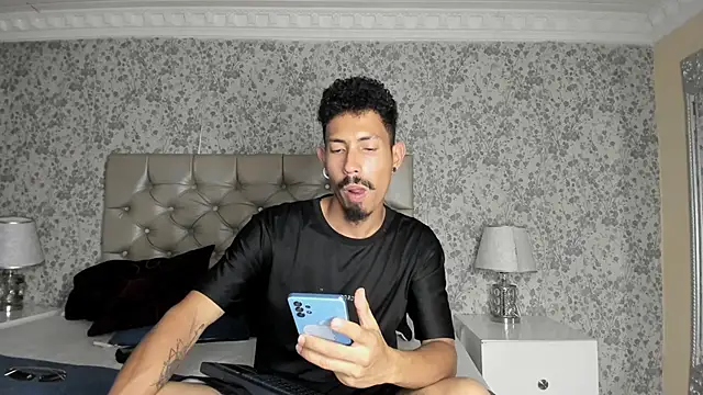 NoaahTylor online show from 03-26-26, 08:03