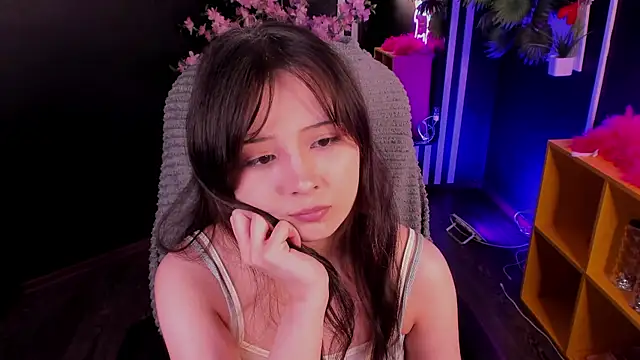 Snapshot of May_Ling chatting on 08-05-26, 11:13 May Ling online show from 08-05-26, 11:13