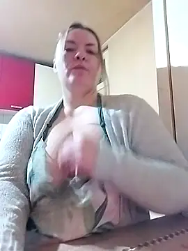 Snapshot of HotStepmommy4 chatting on 02-13-26, 05:09 HotStepmommy4 online show from 02-13-26, 05:09