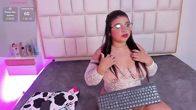 abigail johnson online show from 04-16-26, 02:23