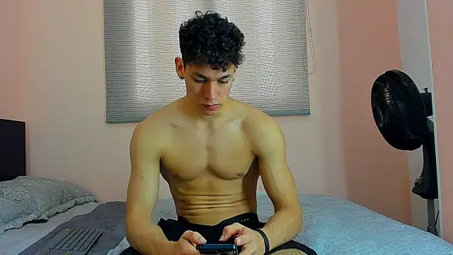 Snapshot of Muscle__Myke chatting on 02-20-26, 12:49 Muscle Myke online show from 02-20-26, 12:49