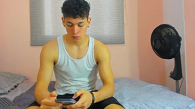 Snapshot of Muscle__Myke chatting on 02-21-26, 12:28 Muscle Myke online show from 02-21-26, 12:28