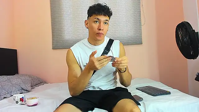 Snapshot of Muscle__Myke chatting on 02-27-26, 12:38 Muscle Myke online show from 02-27-26, 12:38