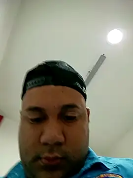 Snapshot of Mohamed1627 chatting on 02-17-26, 01:13 Mohamed1627 online show from 02-17-26, 01:13