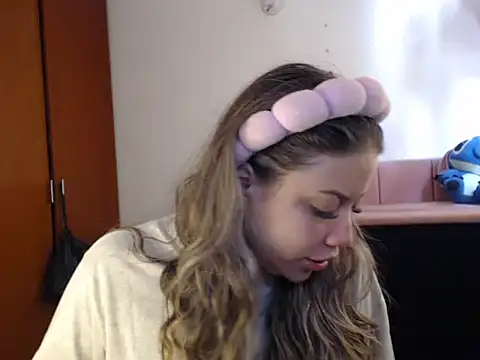 Snapshot of alaina_blesssed chatting on 02-13-26, 06:15 alaina blesssed online show from 02-13-26, 06:15