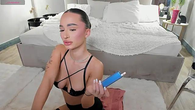 EvaK  online show from 03-11-26, 05:35