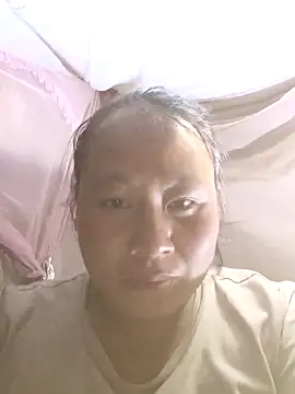 Snapshot of plump-bums chatting on 02-17-26, 01:29 plump-bums online show from 02-17-26, 01:29