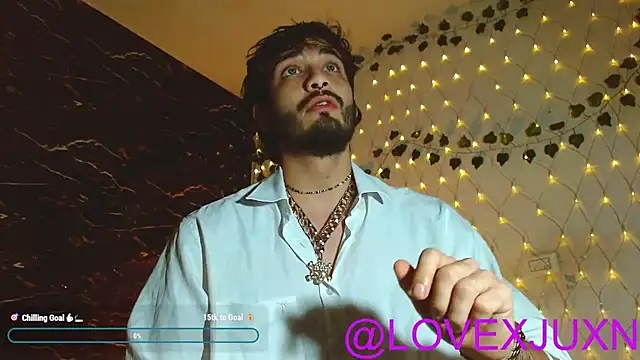 Snapshot of LovexJuxn8 chatting on 05-12-26, 12:52 LovexJuxn8 online show from 05-12-26, 12:52