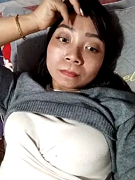 Snapshot of cute-shine chatting on 02-25-26, 05:06 cute-shine online show from 02-25-26, 05:06