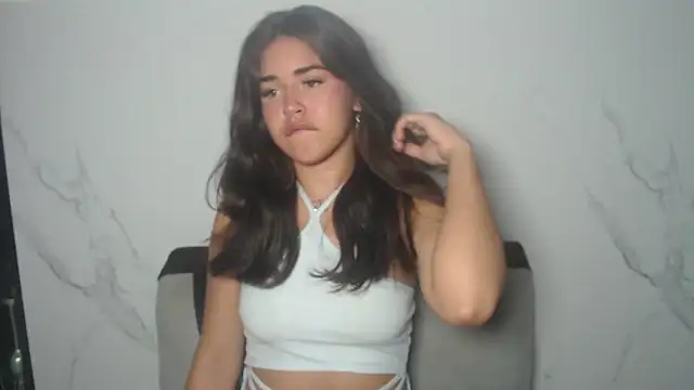 Snapshot of melodyphillips_2_ chatting on 05-03-26, 02:17 melodyphillips 2 online show from 05-03-26, 02:17