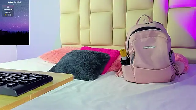 Snapshot of Zaphiro__Sky chatting on 02-28-26, 08:37 Zaphiro Sky online show from 02-28-26, 08:37