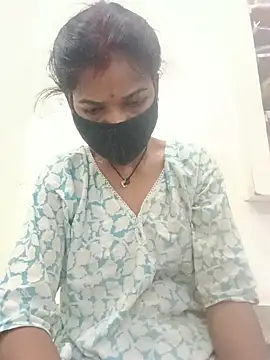 Snapshot of Desi_Couple_P chatting on 07-17-26, 01:12 Desi Couple P online show from 07-17-26, 01:12