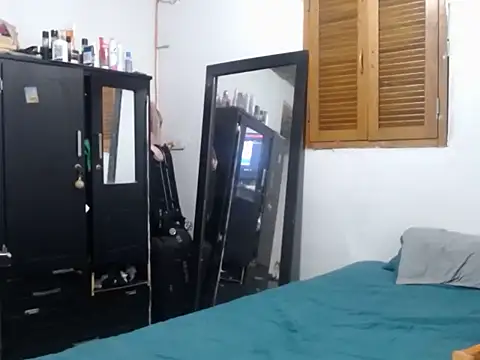 Snapshot of HotSinlge chatting on 02-17-26, 02:41 HotSinlge online show from 02-17-26, 02:41