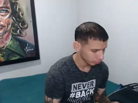 Snapshot of HotSinlge chatting on 02-25-26, 02:05 HotSinlge online show from 02-25-26, 02:05