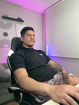 Snapshot of _robertobaggioo chatting on 02-22-26, 12:26 robertobaggioo online show from 02-22-26, 12:26