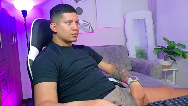  robertobaggioo online show from 05-19-26, 12:44