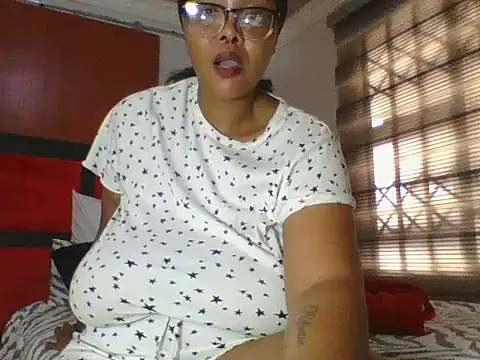 Snapshot of ShantelBootyBoobs chatting on 02-23-26, 10:23 ShantelBootyBoobs online show from 02-23-26, 10:23