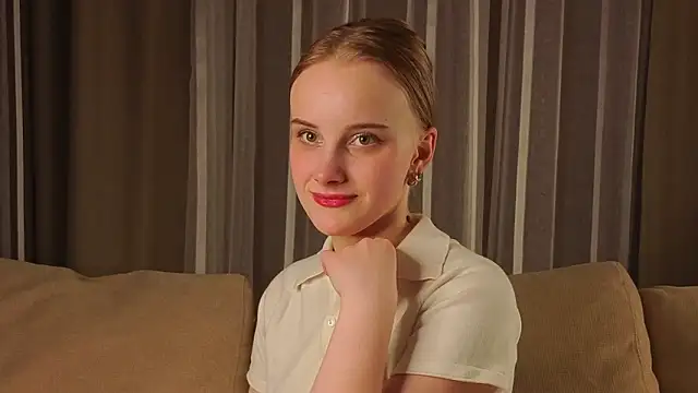 Snapshot of KirstinMcgeady chatting on 02-28-26, 11:33 KirstinMcgeady online show from 02-28-26, 11:33