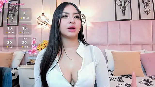 Snapshot of Ary_evans__ chatting on 02-16-26, 12:45 Ary evans online show from 02-16-26, 12:45