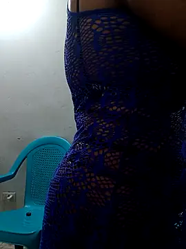 Snapshot of honey-suckle chatting on 02-18-26, 06:48 honey-suckle online show from 02-18-26, 06:48