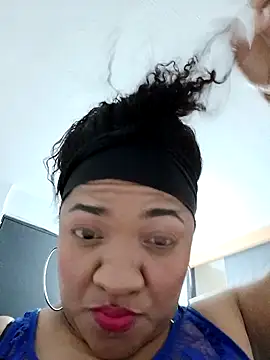 Snapshot of honey-suckle chatting on 02-21-26, 06:14 honey-suckle online show from 02-21-26, 06:14