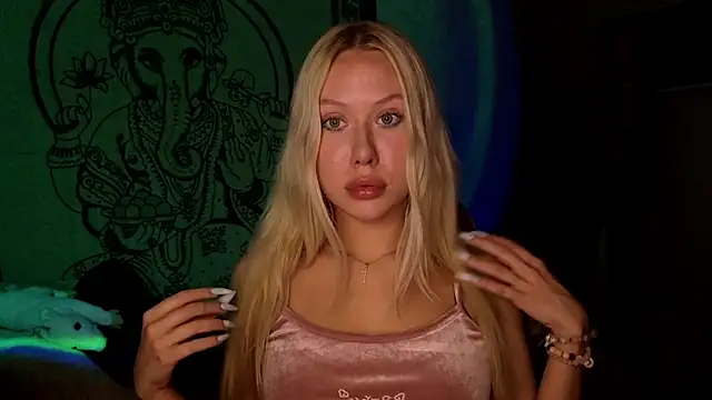 Snapshot of pureeangel chatting on 02-23-26, 07:55 pureeangel online show from 02-23-26, 07:55