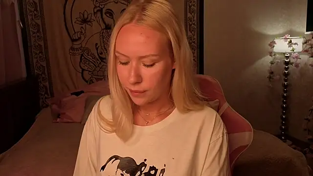 Snapshot of pureeangel chatting on 08-03-26, 01:49 pureeangel online show from 08-03-26, 01:49