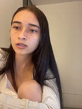 Snapshot of candy_deluxe chatting on 02-19-26, 01:45 candy deluxe online show from 02-19-26, 01:45