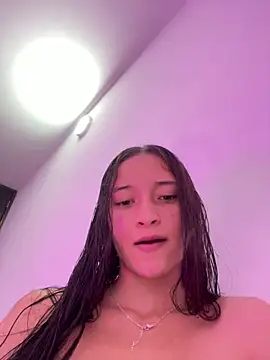Snapshot of candy_deluxe chatting on 06-12-26, 02:10 candy deluxe online show from 06-12-26, 02:10