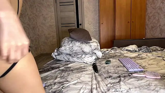 yourselenas online show from 04-05-26, 04:15