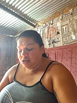 Snapshot of Juli_Powl chatting on 02-25-26, 01:43 Juli Powl online show from 02-25-26, 01:43