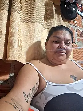 Snapshot of Juli_Powl chatting on 04-26-26, 11:24 Juli Powl online show from 04-26-26, 11:24