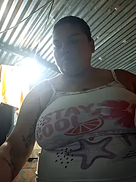 Snapshot of Juli_Powl chatting on 05-21-26, 10:22 Juli Powl online show from 05-21-26, 10:22