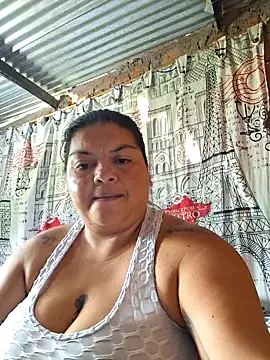 Snapshot of Juli_Powl chatting on 06-21-26, 04:20 Juli Powl online show from 06-21-26, 04:20