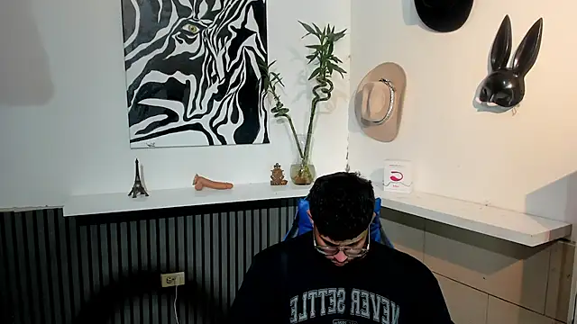 Snapshot of BENEDIICK chatting on 02-26-26, 07:24 BENEDIICK online show from 02-26-26, 07:24