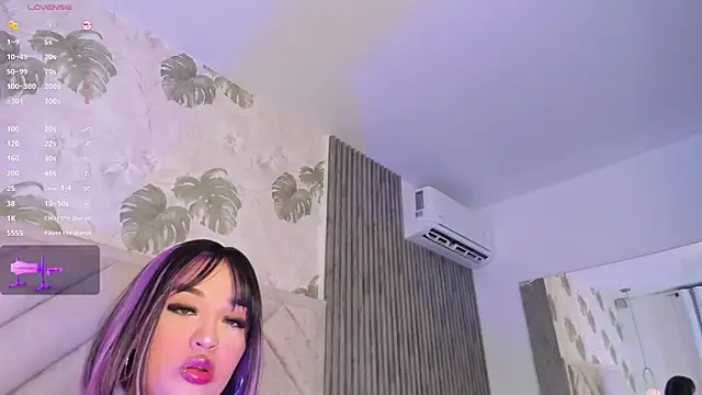 SarahRizof online show from 03-25-26, 05:46