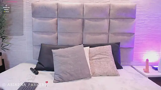 ariana  parker online show from 04-16-26, 04:35
