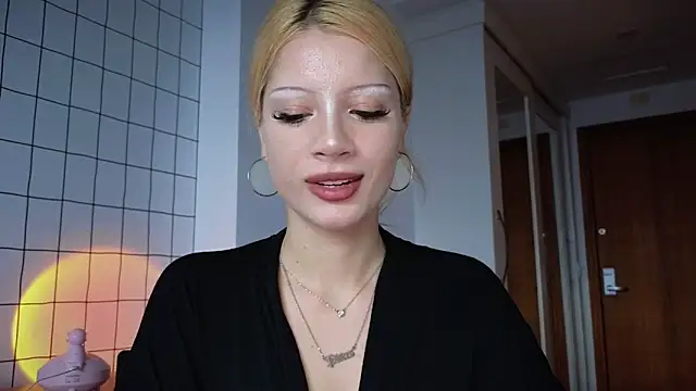 Snapshot of qualitybab chatting on 02-16-26, 08:05 qualitybab online show from 02-16-26, 08:05