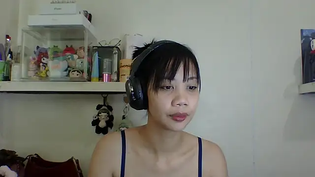 Snapshot of GloryKulikowski chatting on 02-16-26, 04:08 GloryKulikowski online show from 02-16-26, 04:08