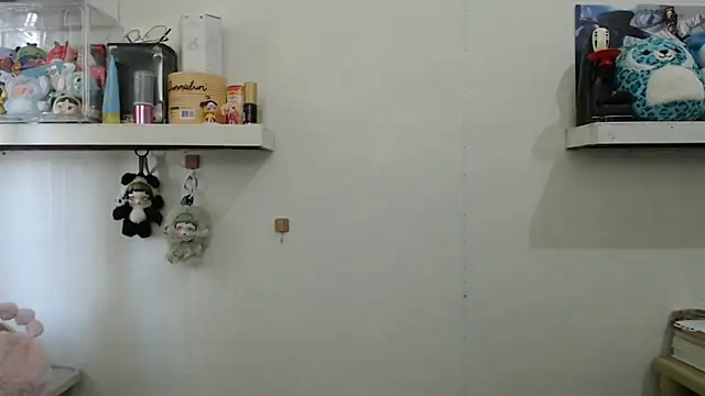 Snapshot of GloryKulikowski chatting on 02-17-26, 06:43 GloryKulikowski online show from 02-17-26, 06:43