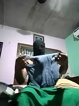 Snapshot of Ladycross chatting on 02-22-26, 05:55 Ladycross online show from 02-22-26, 05:55