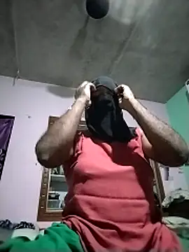 Snapshot of Ladycross chatting on 02-23-26, 06:16 Ladycross online show from 02-23-26, 06:16