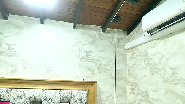 Snapshot of channel_sm chatting on 02-19-26, 11:39 channel sm online show from 02-19-26, 11:39