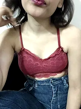 Glossy lips online show from 02-19-26, 10:11