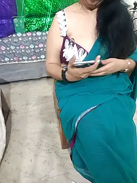 Snapshot of Hot_Sonniyaa chatting on 02-14-26, 08:22 Hot Sonniyaa online show from 02-14-26, 08:22