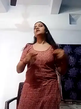 Snapshot of Anushka_Singh0 chatting on 02-19-26, 04:08 Anushka Singh0 online show from 02-19-26, 04:08