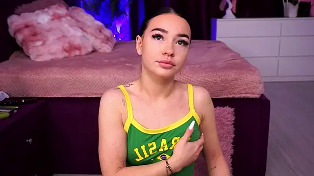 SashaLorrenz online show from 04-21-26, 05:25