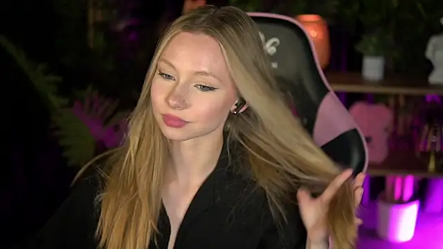 SweetDaisy me online show from 02-16-26, 03:41