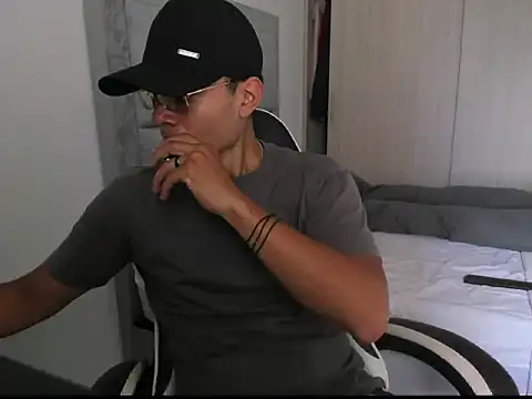 Snapshot of FredericSloan chatting on 03-02-26, 08:04 FredericSloan online show from 03-02-26, 08:04